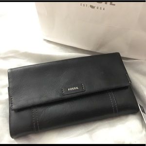Fossil clutch